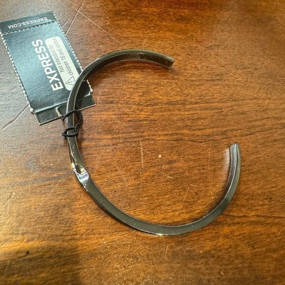 NWT  Gunmetal Open Bracelet Retail $24 - Picture 2 of 3